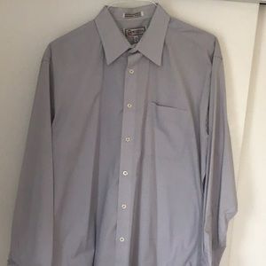 Men’s Modena long sleeve dress shirt size XL.